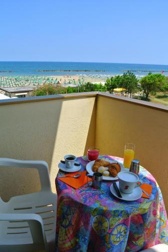 Astor 3*